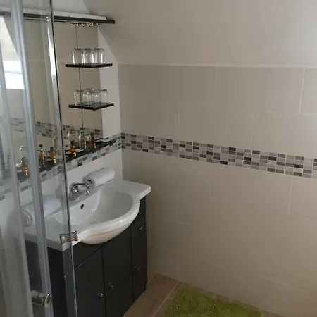 Bed and Breakfast Au Charme Du Lac 2 Forges-les-Eaux